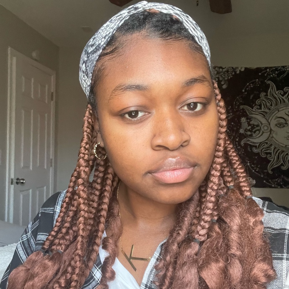 Meet your Posher, Kayla